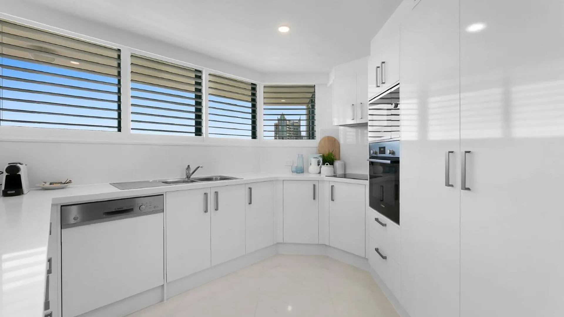 Crown Towers Deluxe 3 Bedroom Apartment - Coasthm Gold Coast Australia