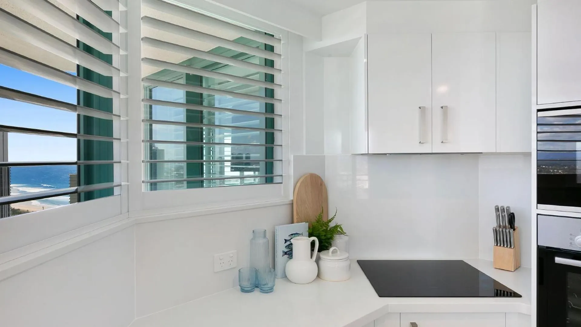 Crown Towers Deluxe 3 Bedroom Apartment - Coasthm Gold Coast Australia