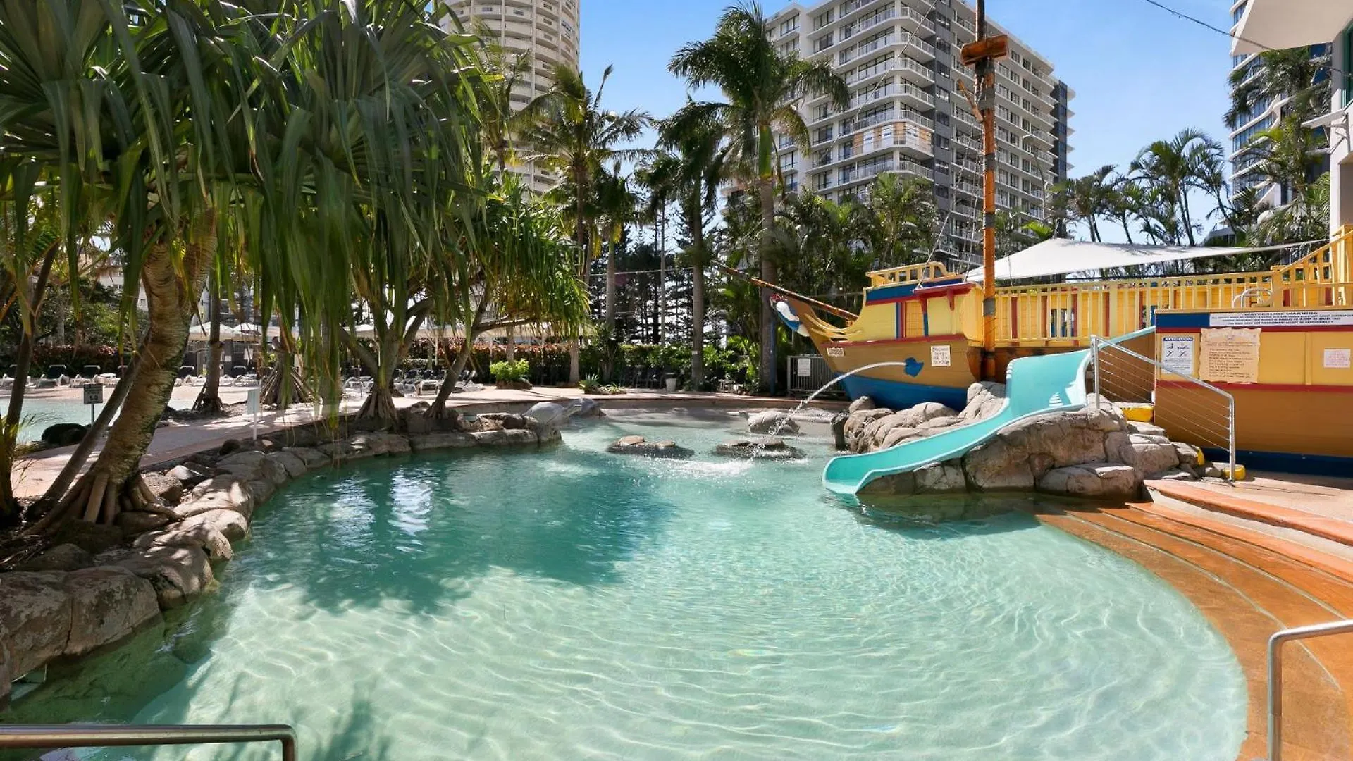 Crown Towers Deluxe 3 Bedroom Apartment - Coasthm Gold Coast