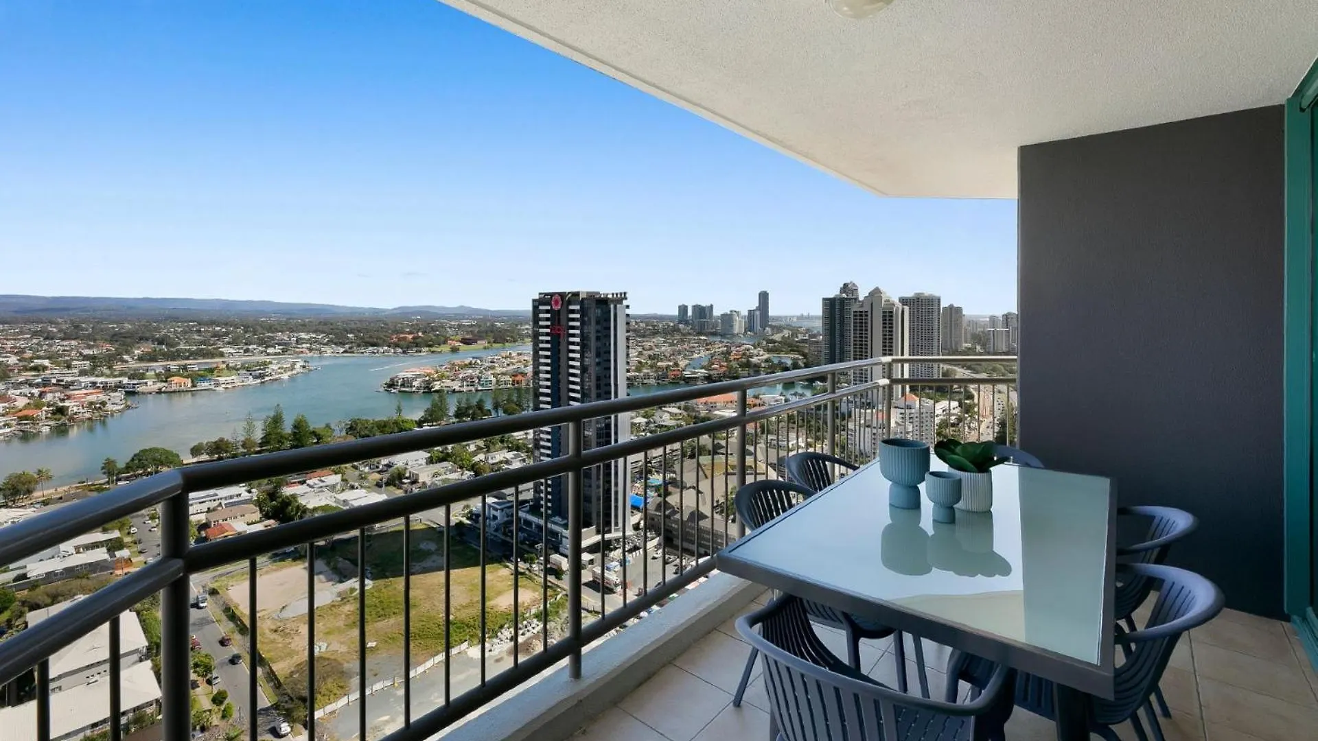 Crown Towers Deluxe 3 Bedroom Apartment - Coasthm Gold Coast