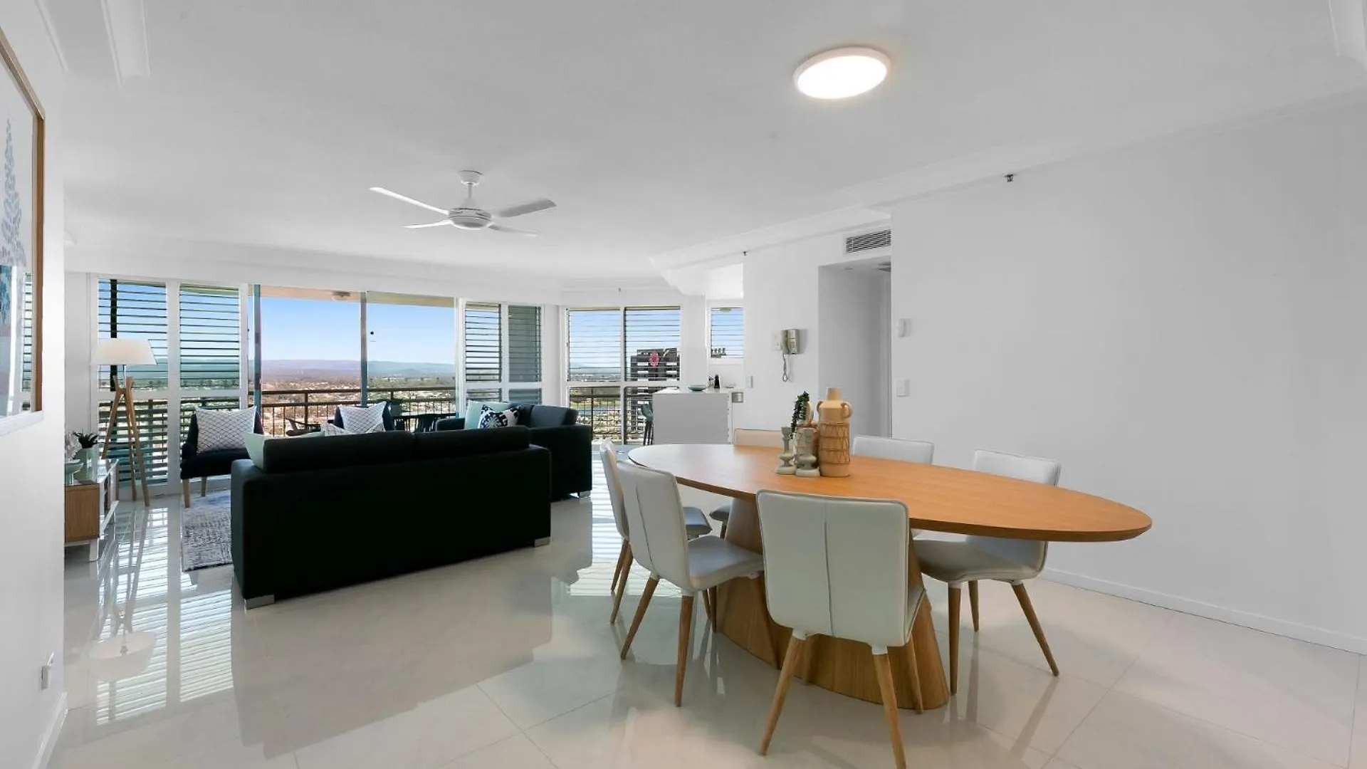 Crown Towers Deluxe 3 Bedroom Apartment - Coasthm Gold Coast Australia